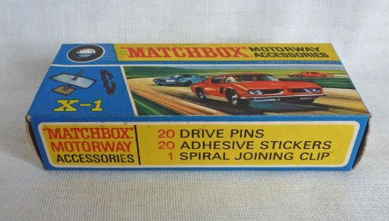 Picture of Matchbox Motorway X-1 Accessory Set with 20 Pins/Stickers