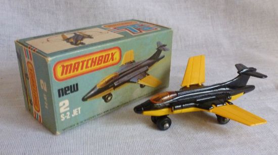 Picture of Matchbox Superfast MB2g S-2 Jet Black/Yellow DA Glass