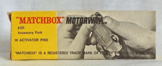 Picture of Matchbox Motorway 6101 Accessory Set with 10 Pins/Stickers