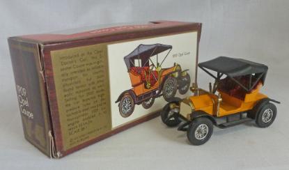 Picture of Matchbox Models of Yesteryear Y-4c 1909 Opel Coupe Orange