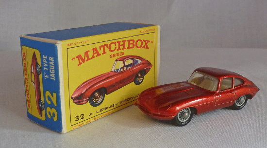 Picture of Matchbox Toys MB32b E Type Jaguar E4 Box