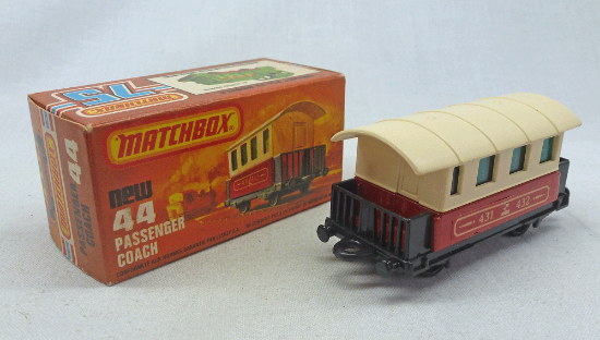 Picture of Matchbox Superfast MB44e Passenger Coach Red