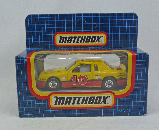 Picture of Matchbox Dark Blue Box MB10 Buick Le Sabre Yellow [Macau Issue]