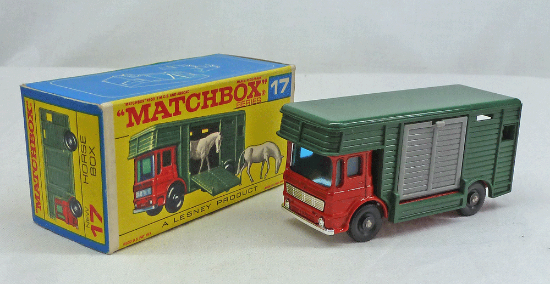 Picture of Matchbox Toys MB17e AEC Horse Box F Box C4